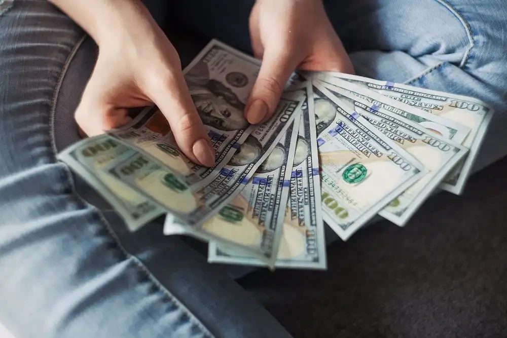 How to write a salary negotiation email to Hiring Manager? 2023